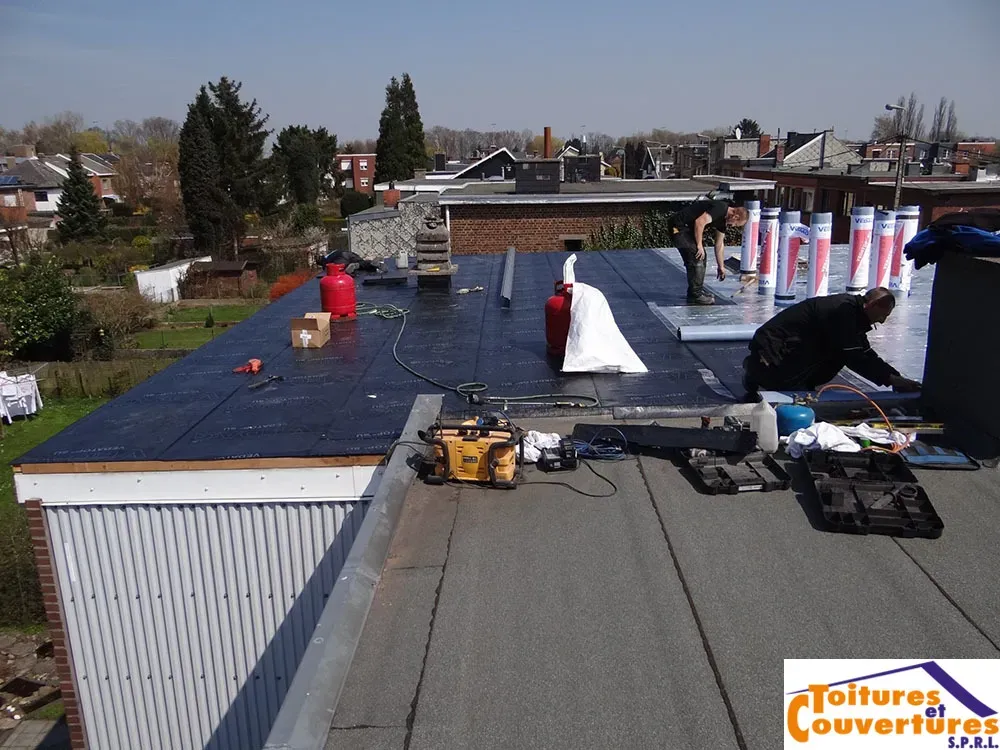 Toiture plate