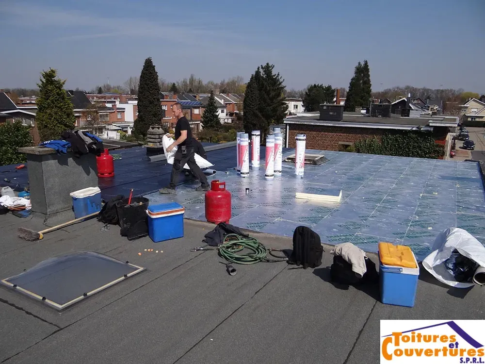 Toiture plate